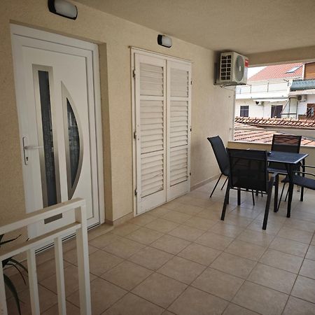 Apartman Lux Макарска Екстериор снимка