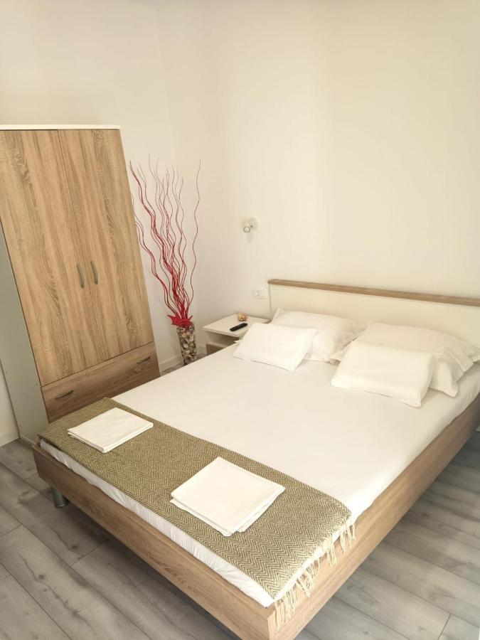 Apartman Lux Макарска Екстериор снимка
