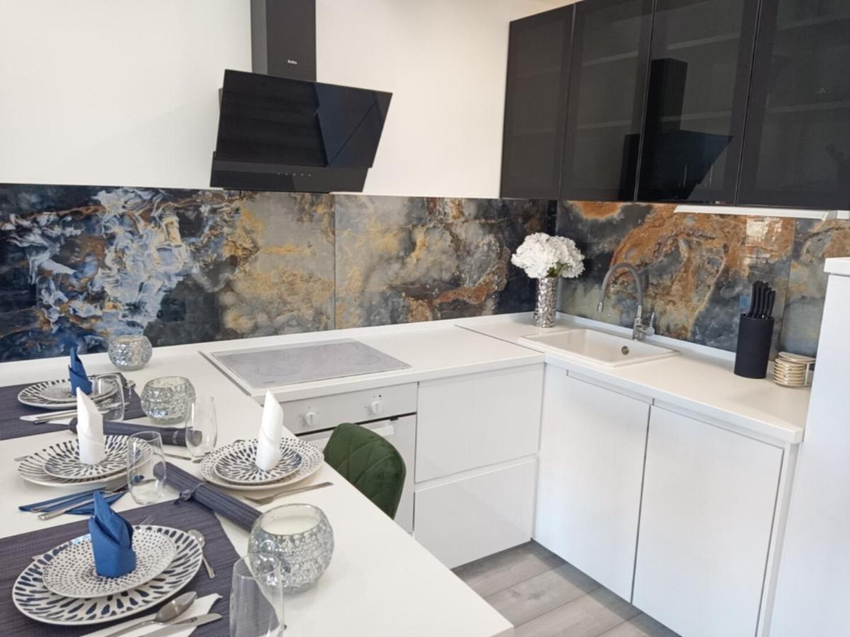 Apartman Lux Макарска Екстериор снимка