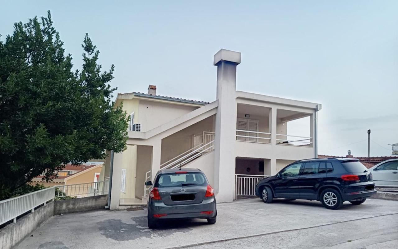 Apartman Lux Макарска Екстериор снимка
