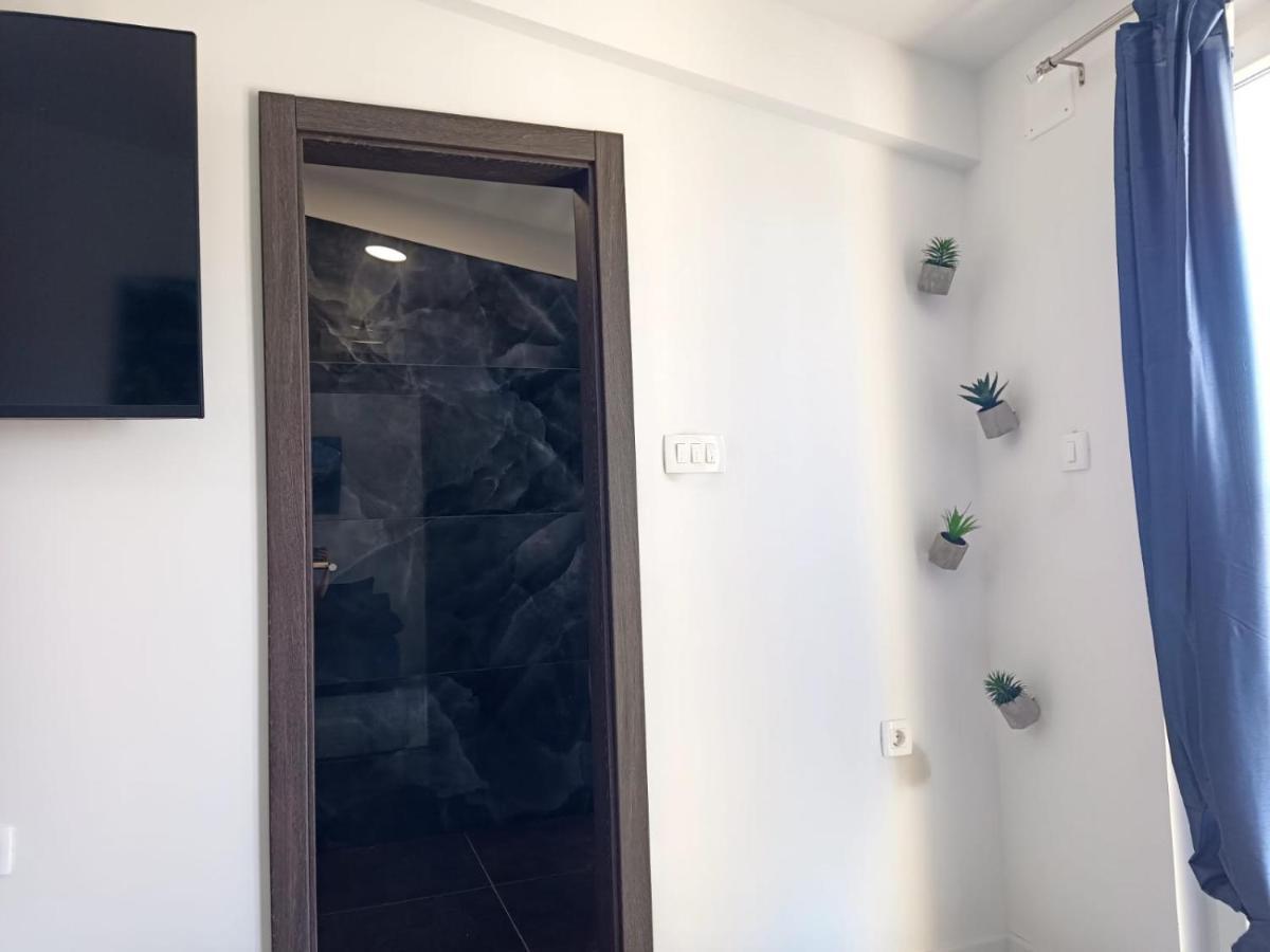 Apartman Lux Макарска Екстериор снимка