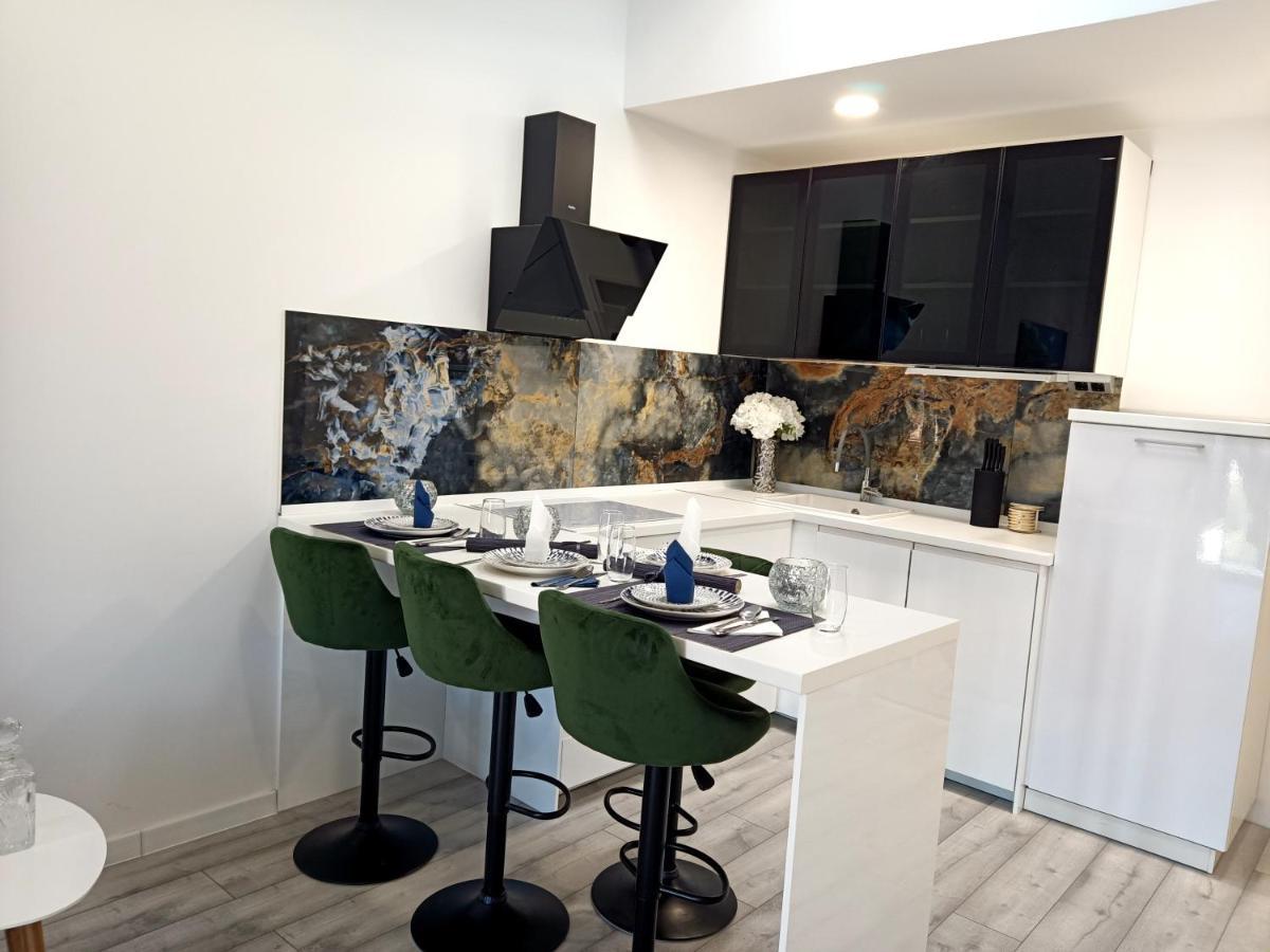 Apartman Lux Макарска Екстериор снимка