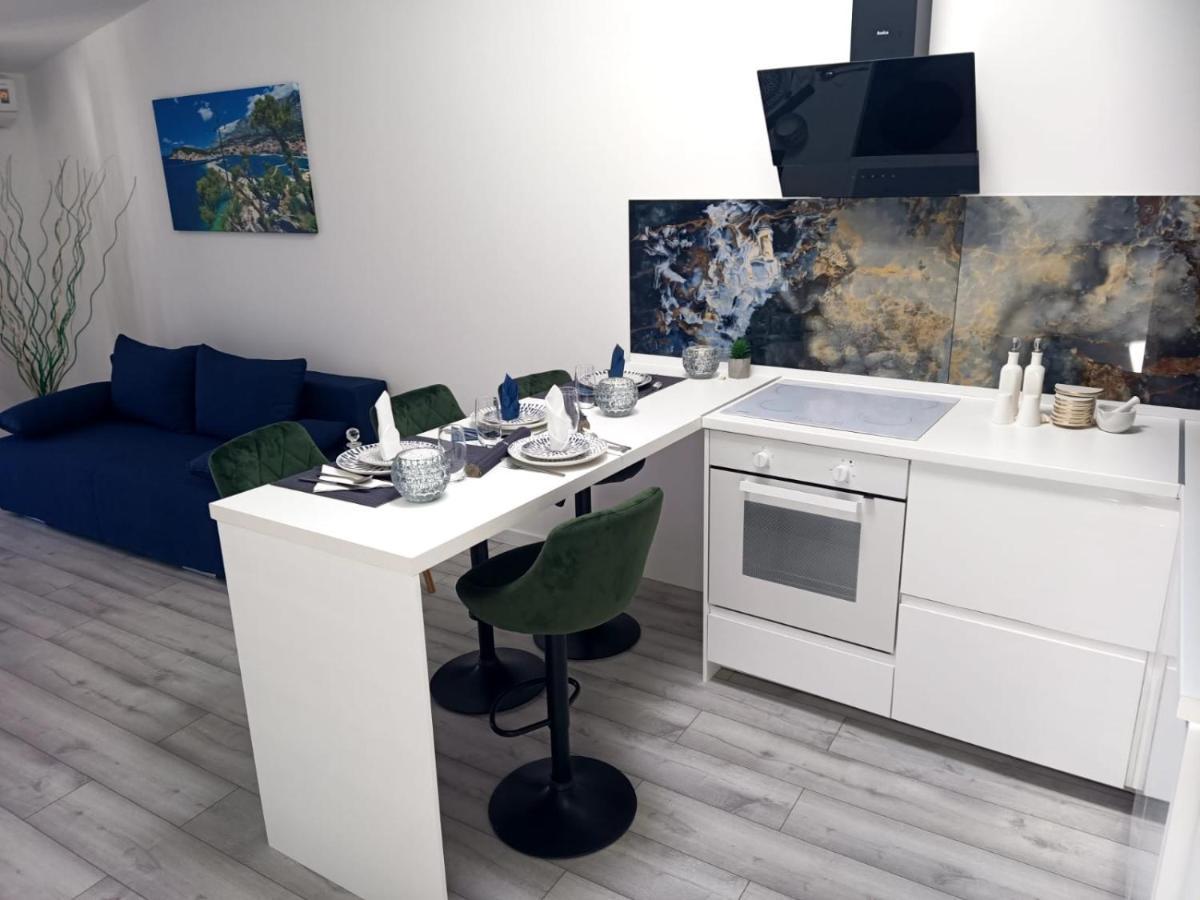 Apartman Lux Макарска Екстериор снимка