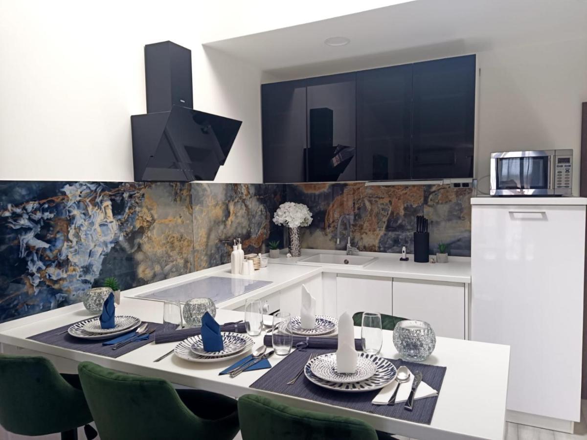 Apartman Lux Макарска Екстериор снимка