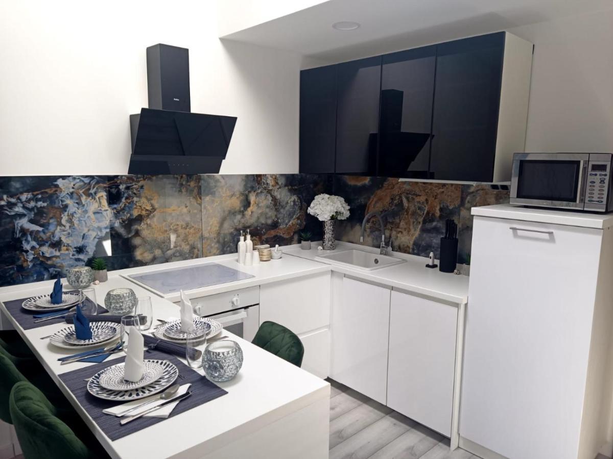 Apartman Lux Макарска Екстериор снимка