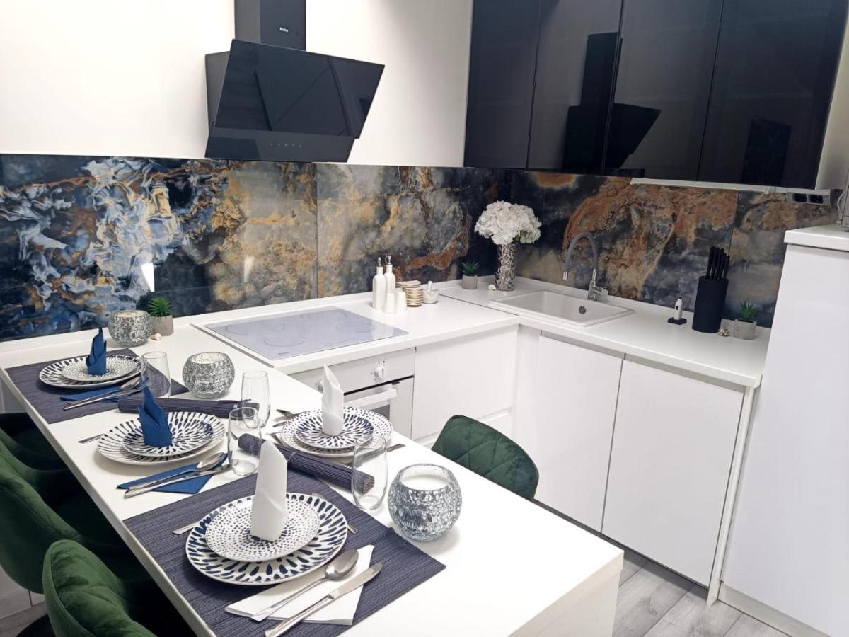 Apartman Lux Макарска Екстериор снимка