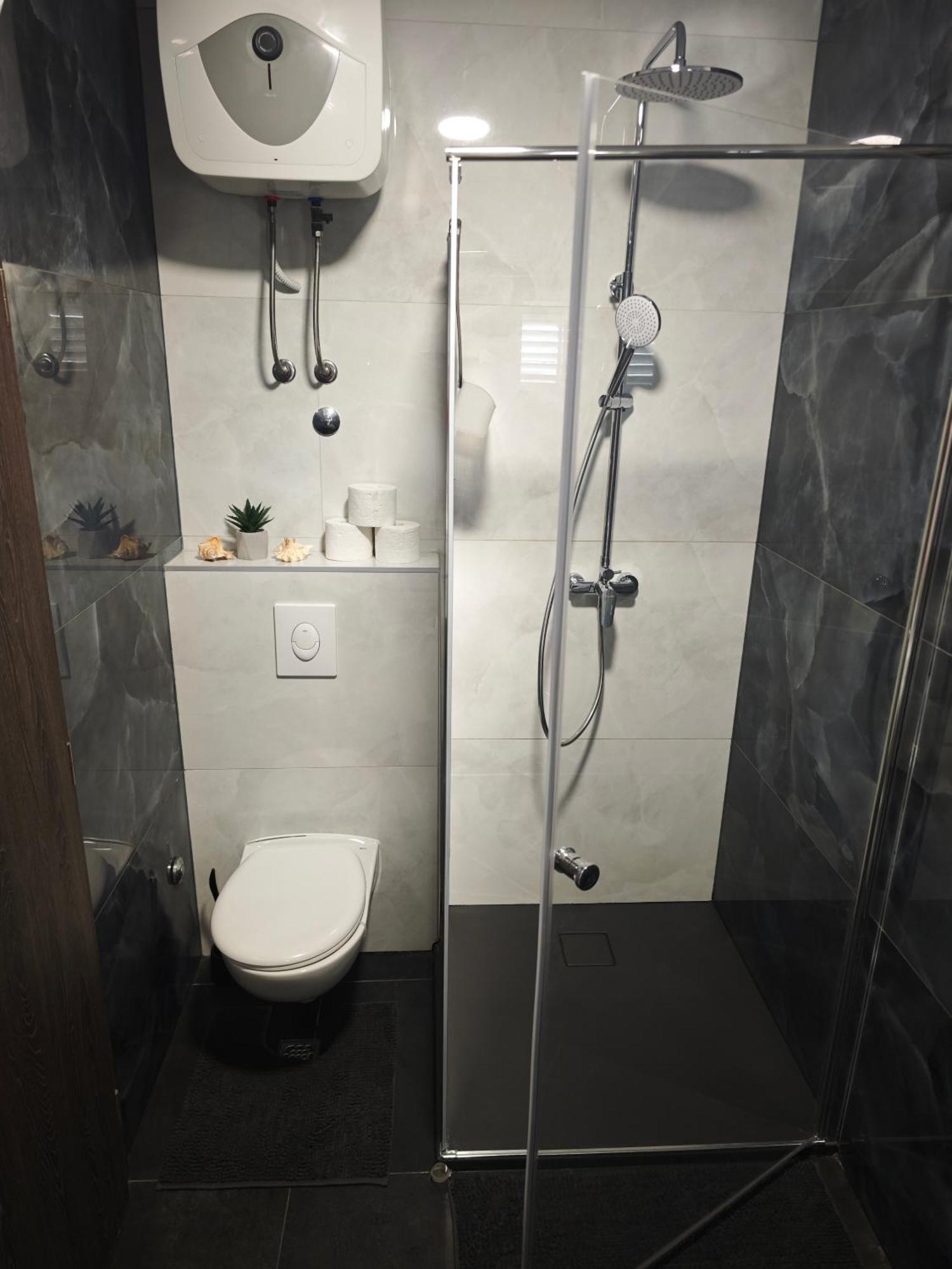 Apartman Lux Макарска Екстериор снимка