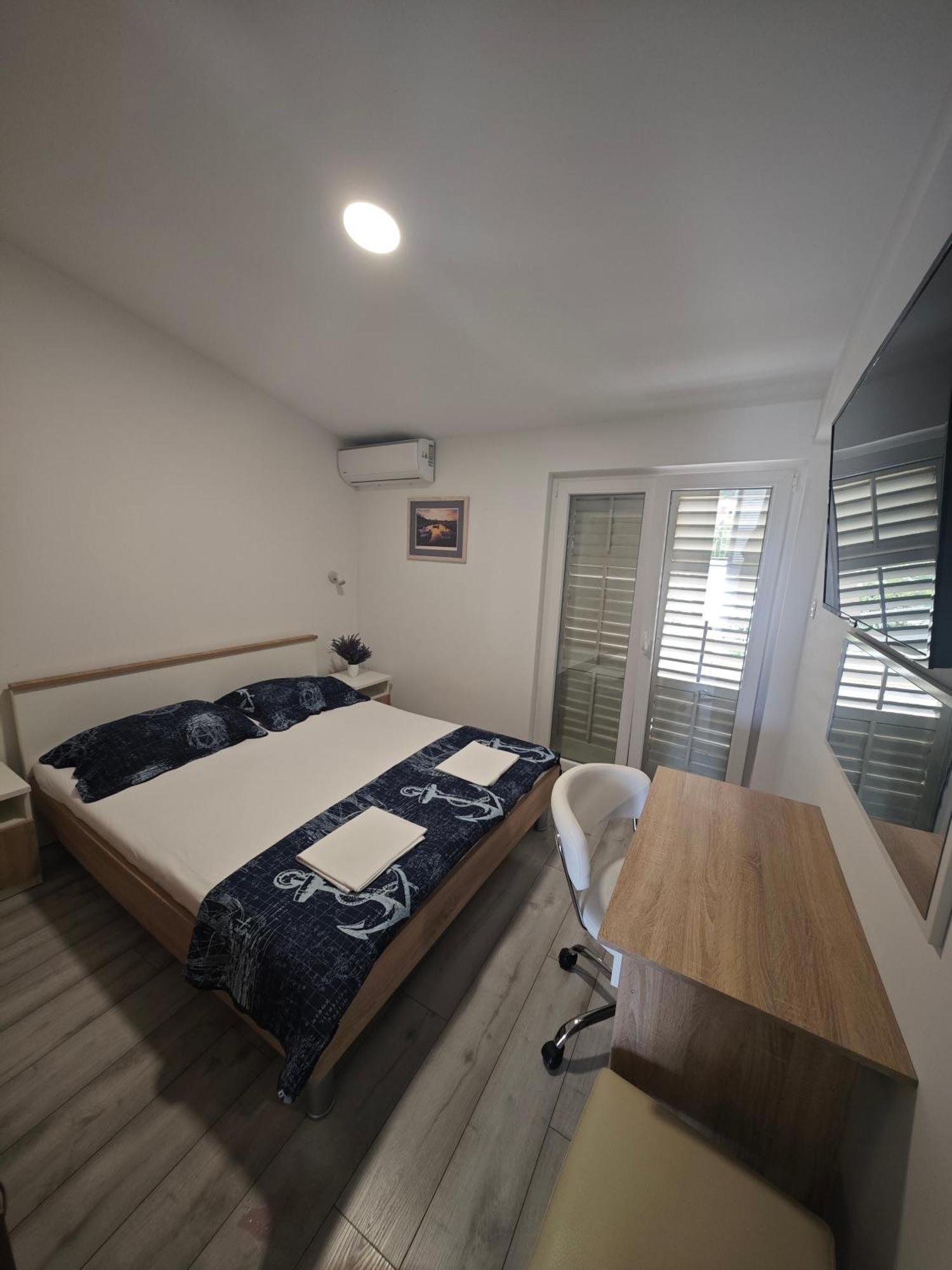Apartman Lux Макарска Екстериор снимка