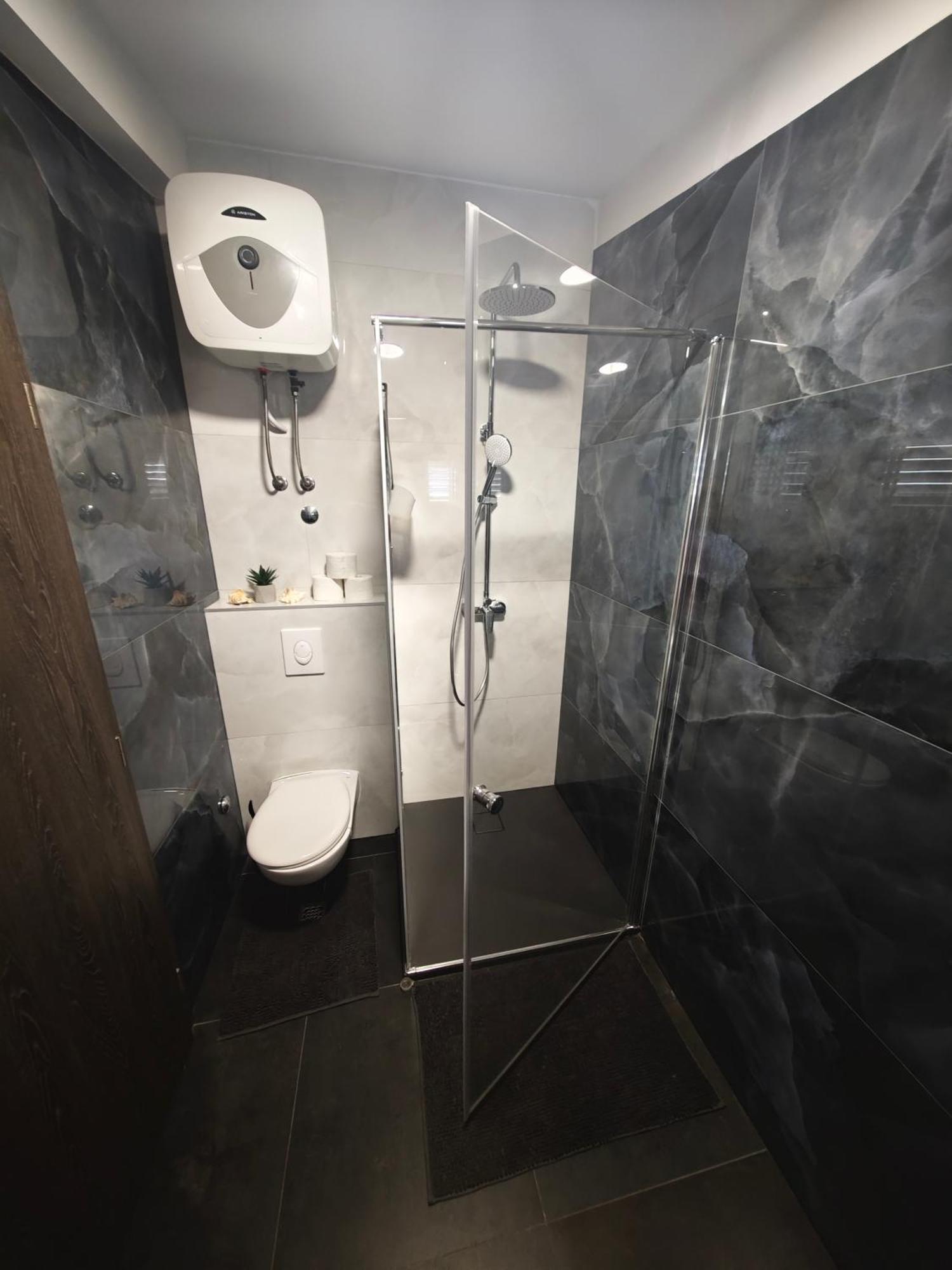 Apartman Lux Макарска Екстериор снимка